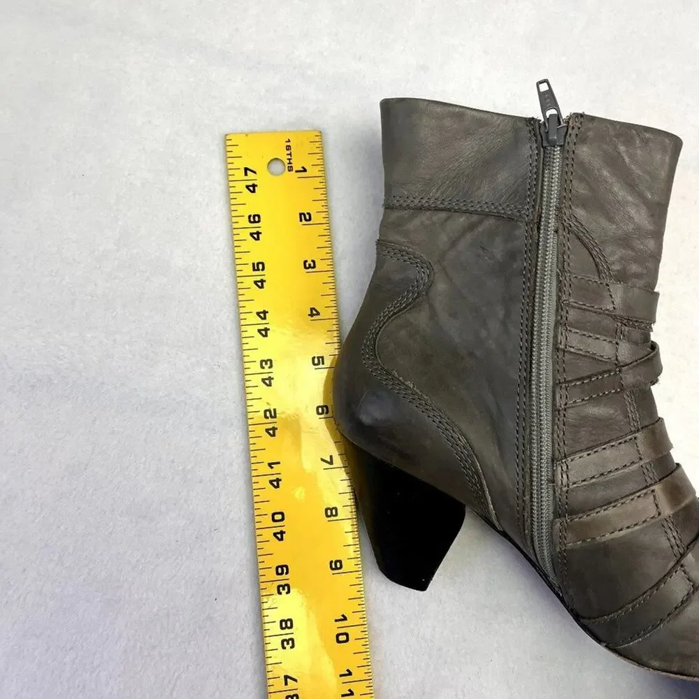 Corso Como Shoes Boots Womens 8 Gray Leather Strappy Buckle Punk Ankle